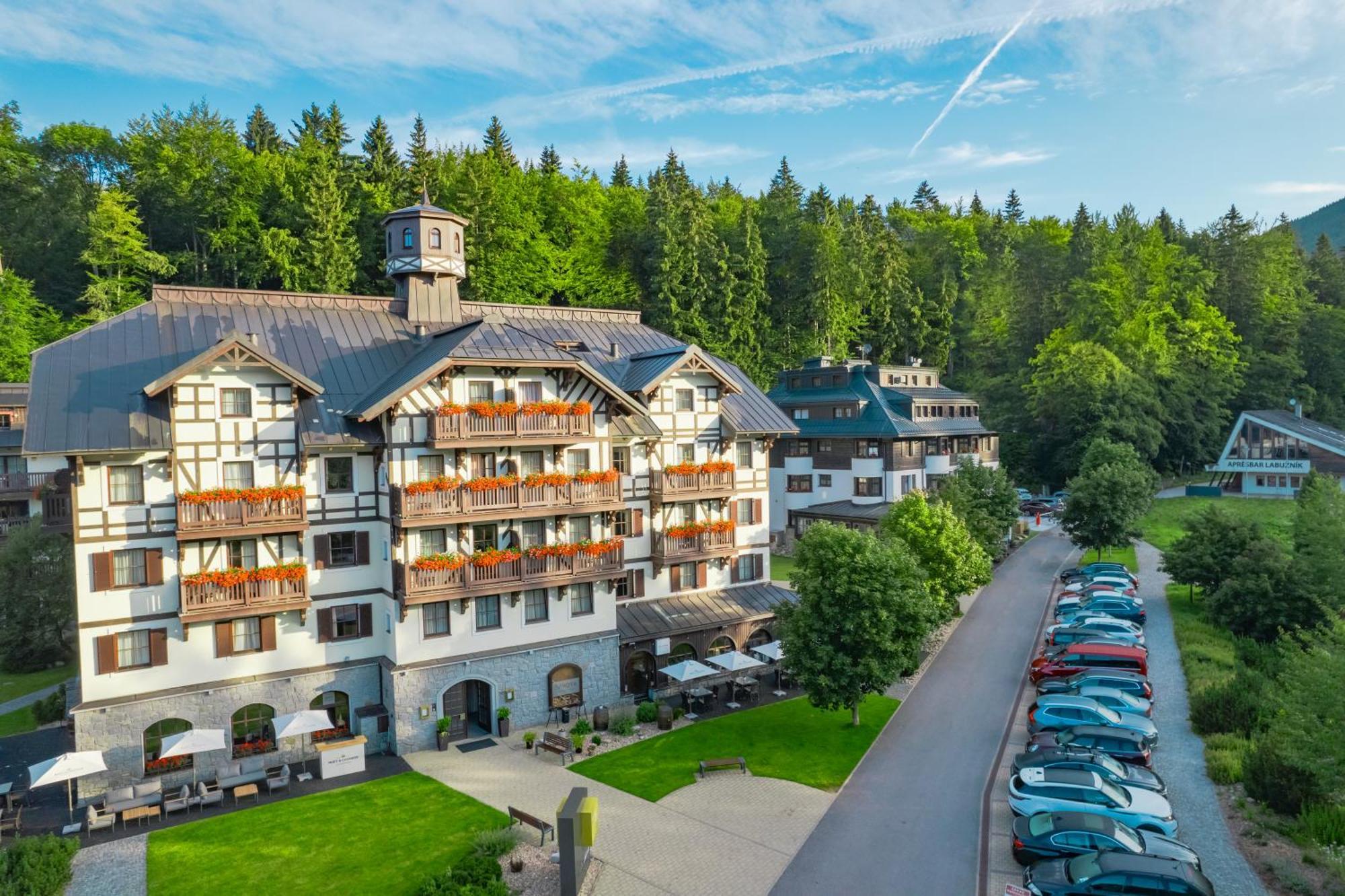 Savoy Hotel Spindleruv Mlyn Exterior photo