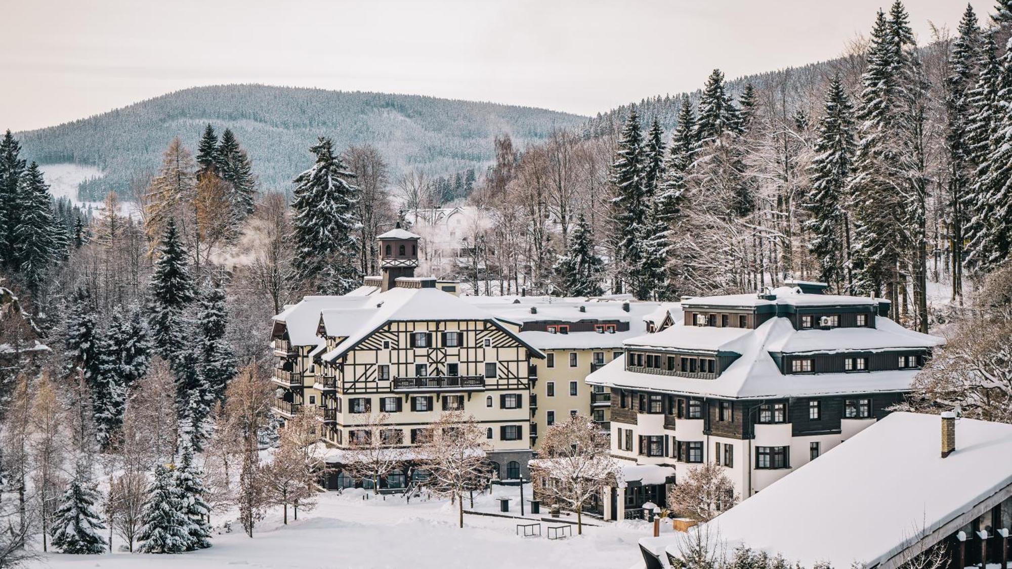 Savoy Hotel Spindleruv Mlyn Exterior photo